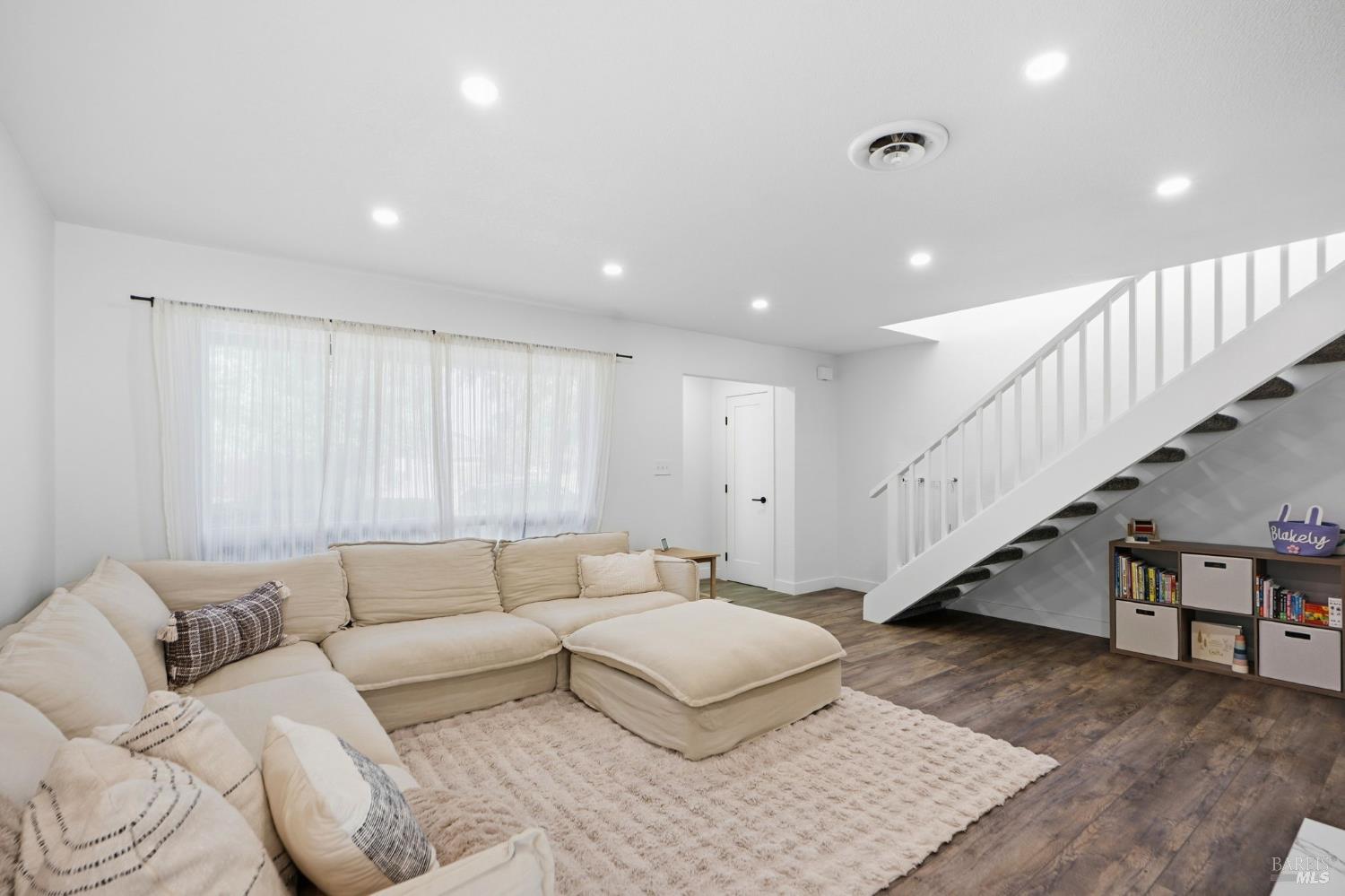 5234 El Mercado Parkway Santa Rosa CA 95403