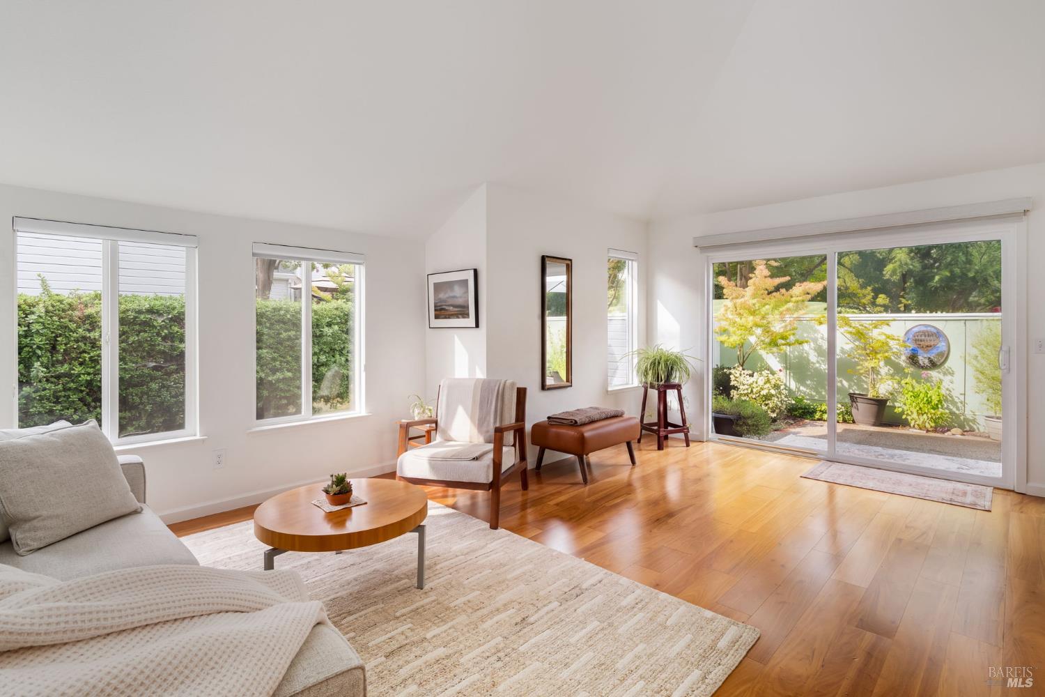 2328 Lakeview Drive Santa Rosa CA 95405