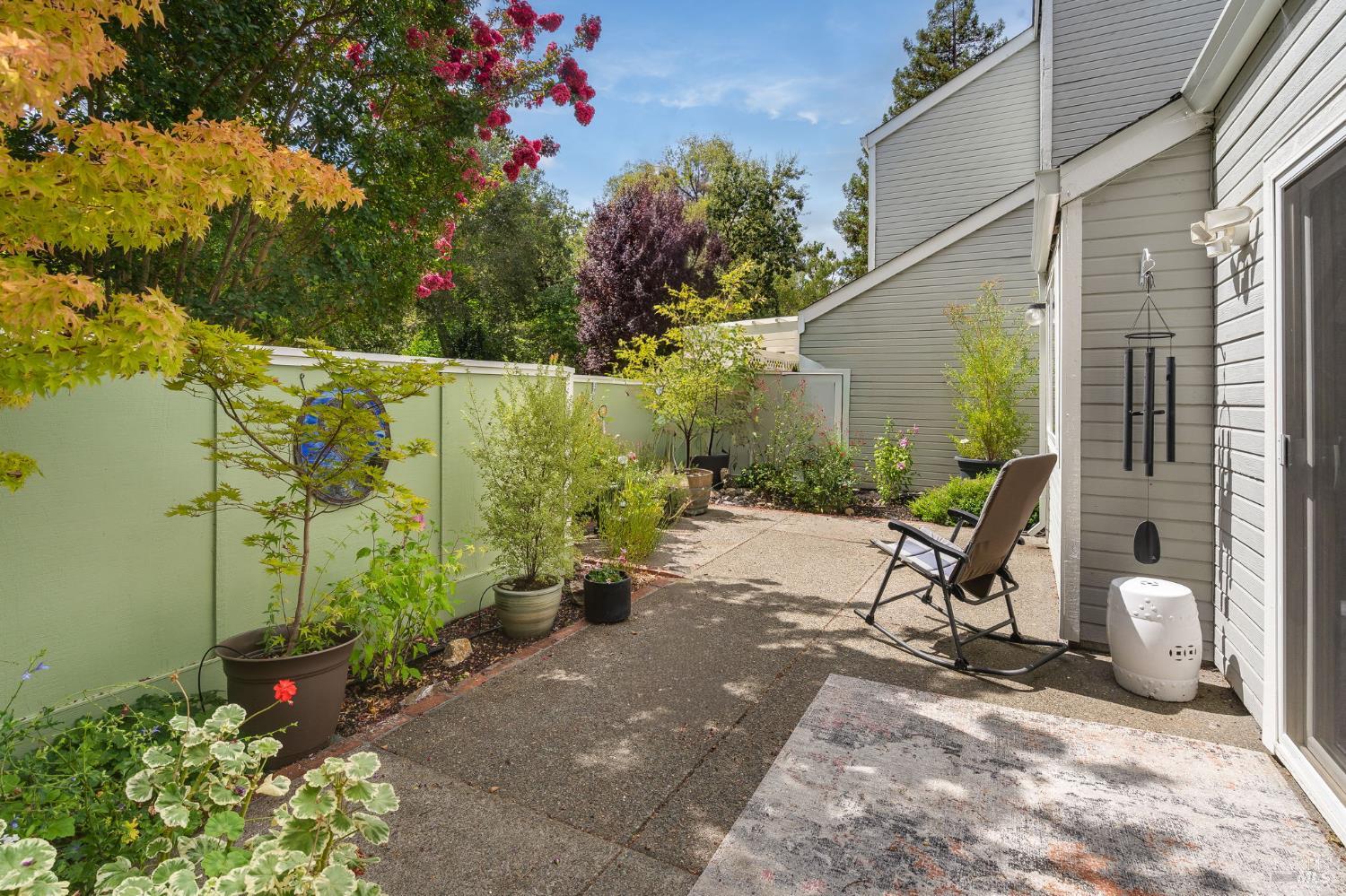 2328 Lakeview Drive Santa Rosa CA 95405
