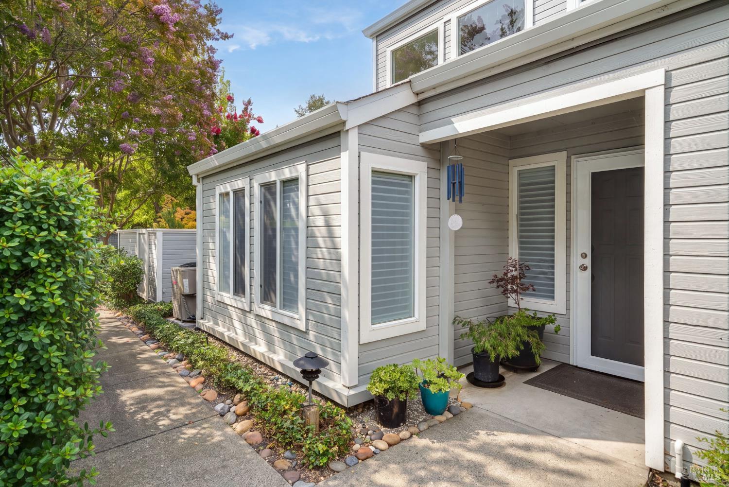 2328 Lakeview Drive Santa Rosa CA 95405