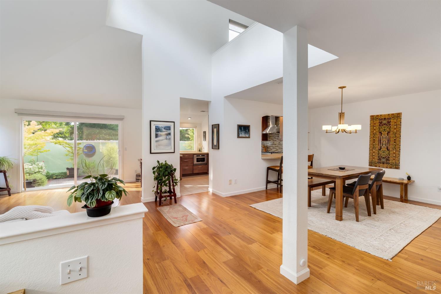 2328 Lakeview Drive Santa Rosa CA 95405