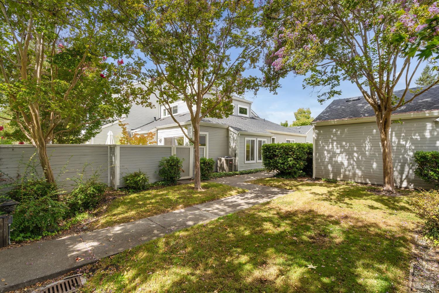 2328 Lakeview Drive Santa Rosa CA 95405