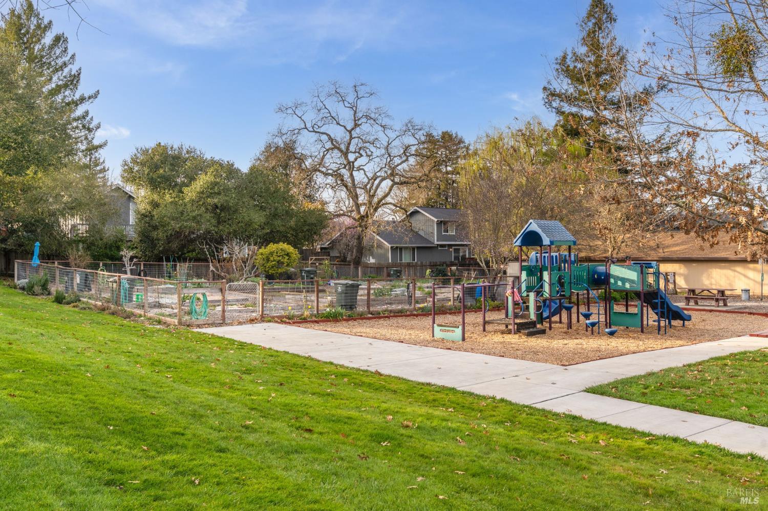 2328 Lakeview Drive Santa Rosa CA 95405