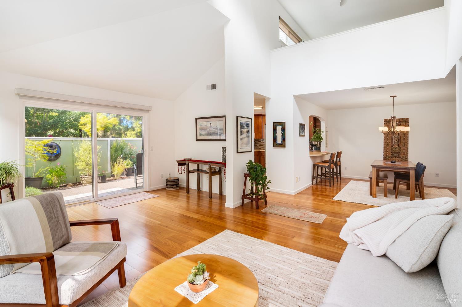 2328 Lakeview Drive Santa Rosa CA 95405