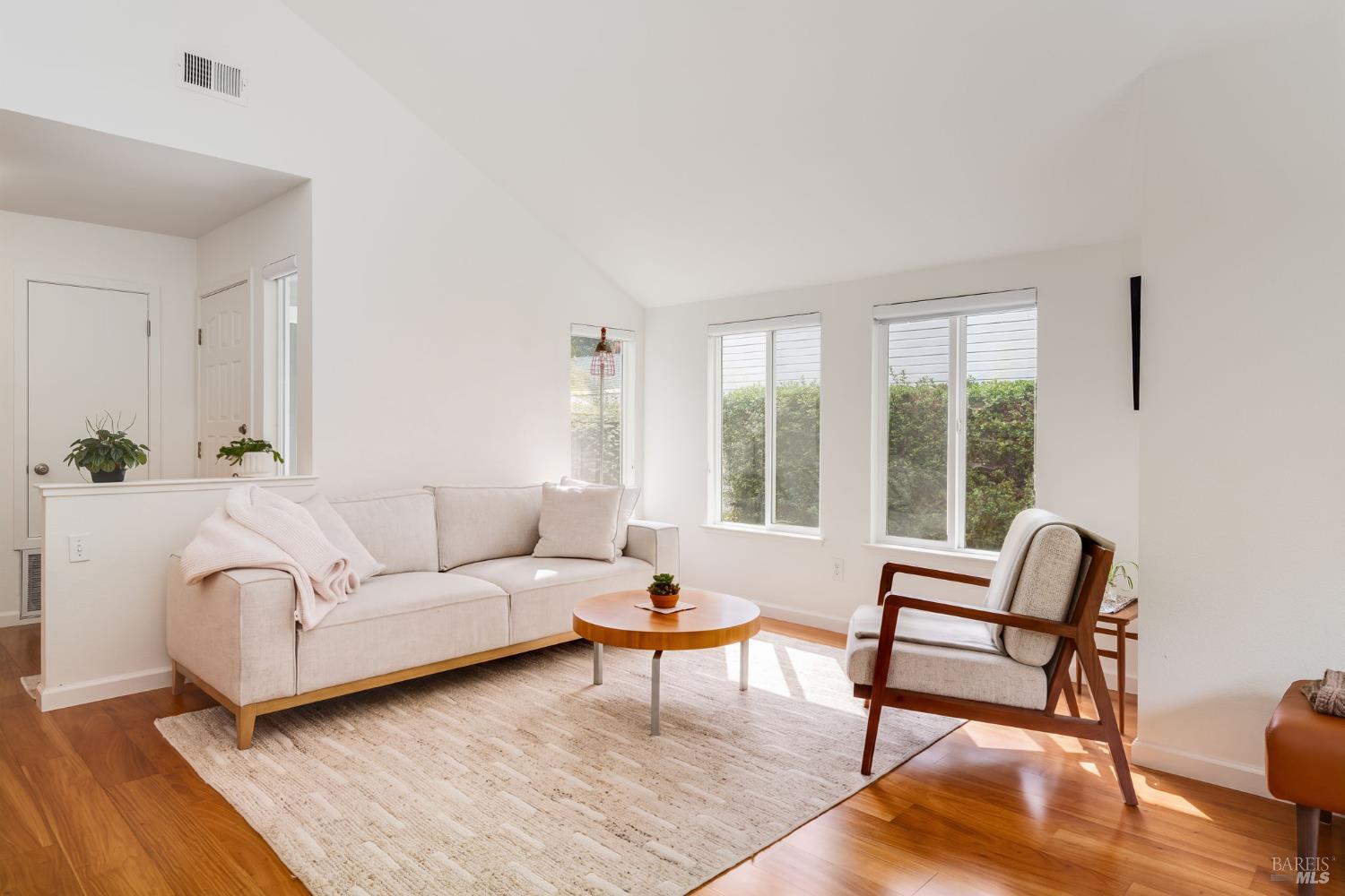 2328 Lakeview Drive Santa Rosa CA 95405