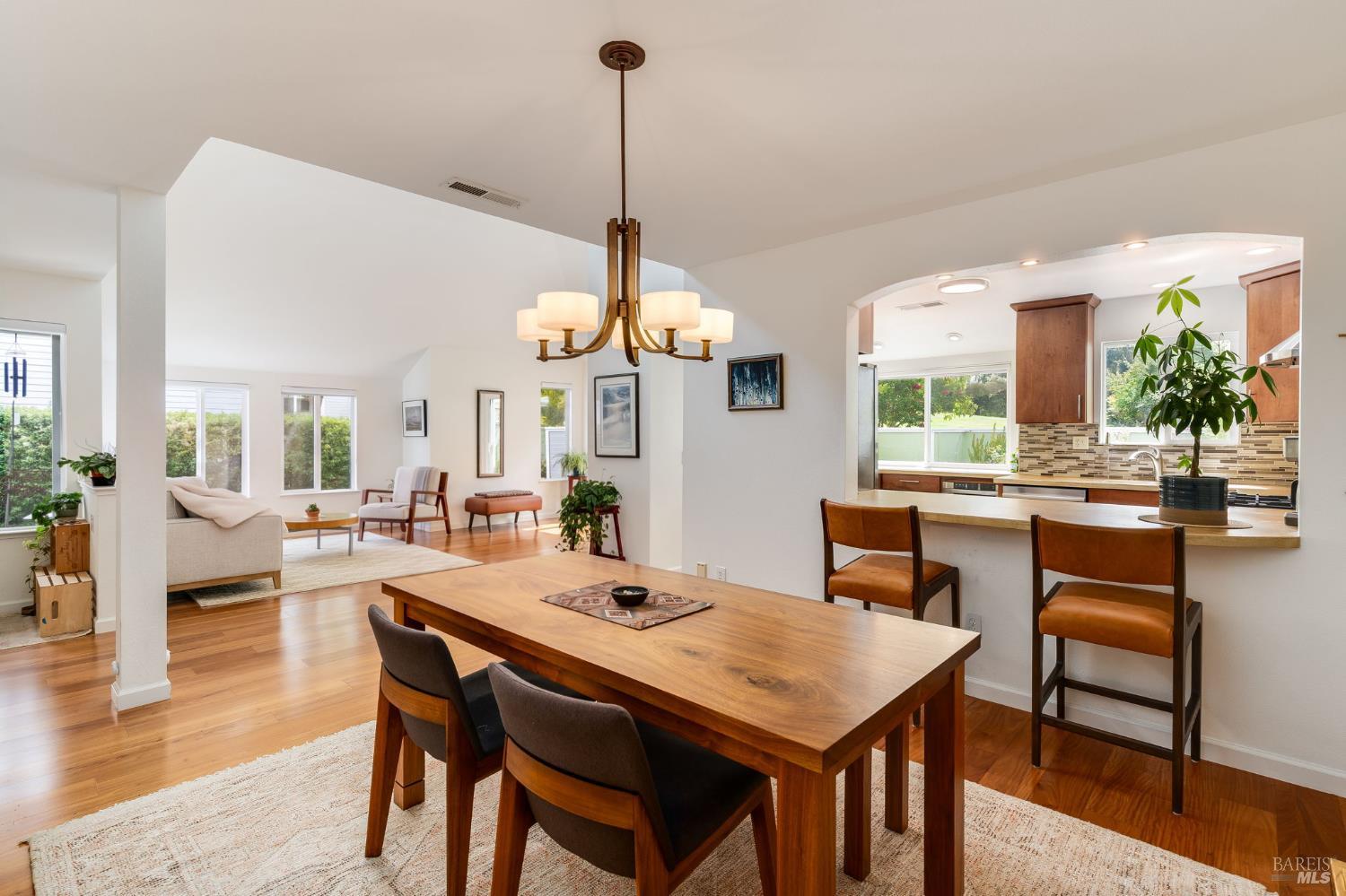 2328 Lakeview Drive Santa Rosa CA 95405