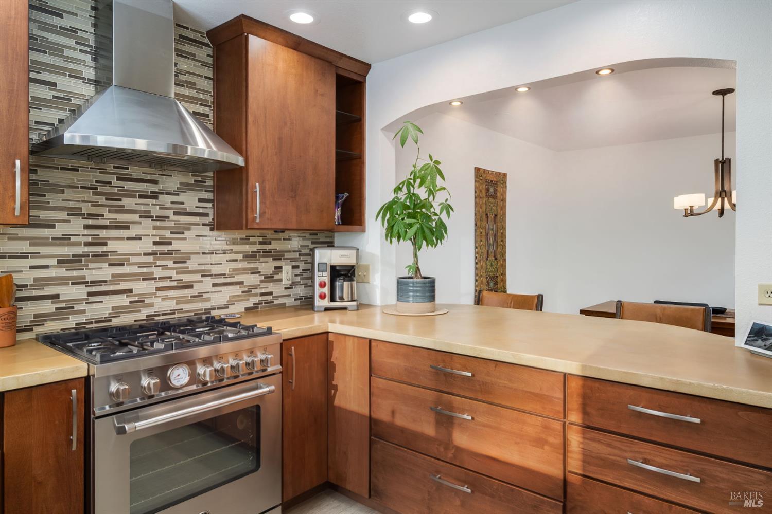 2328 Lakeview Drive Santa Rosa CA 95405