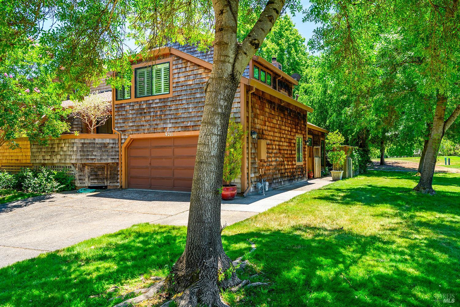 9211 Lakewood Drive Windsor CA 95492