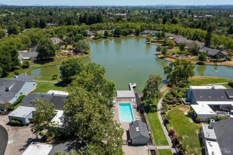 9211 Lakewood Drive Windsor CA 95492