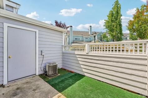 576 E Jasmine Circle Santa Rosa CA 95407