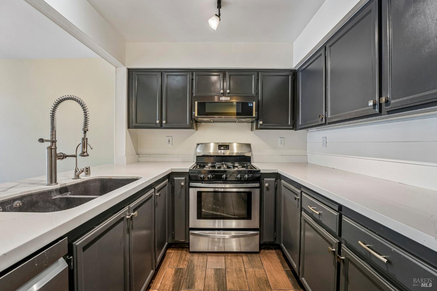 576 E Jasmine Circle Santa Rosa CA 95407