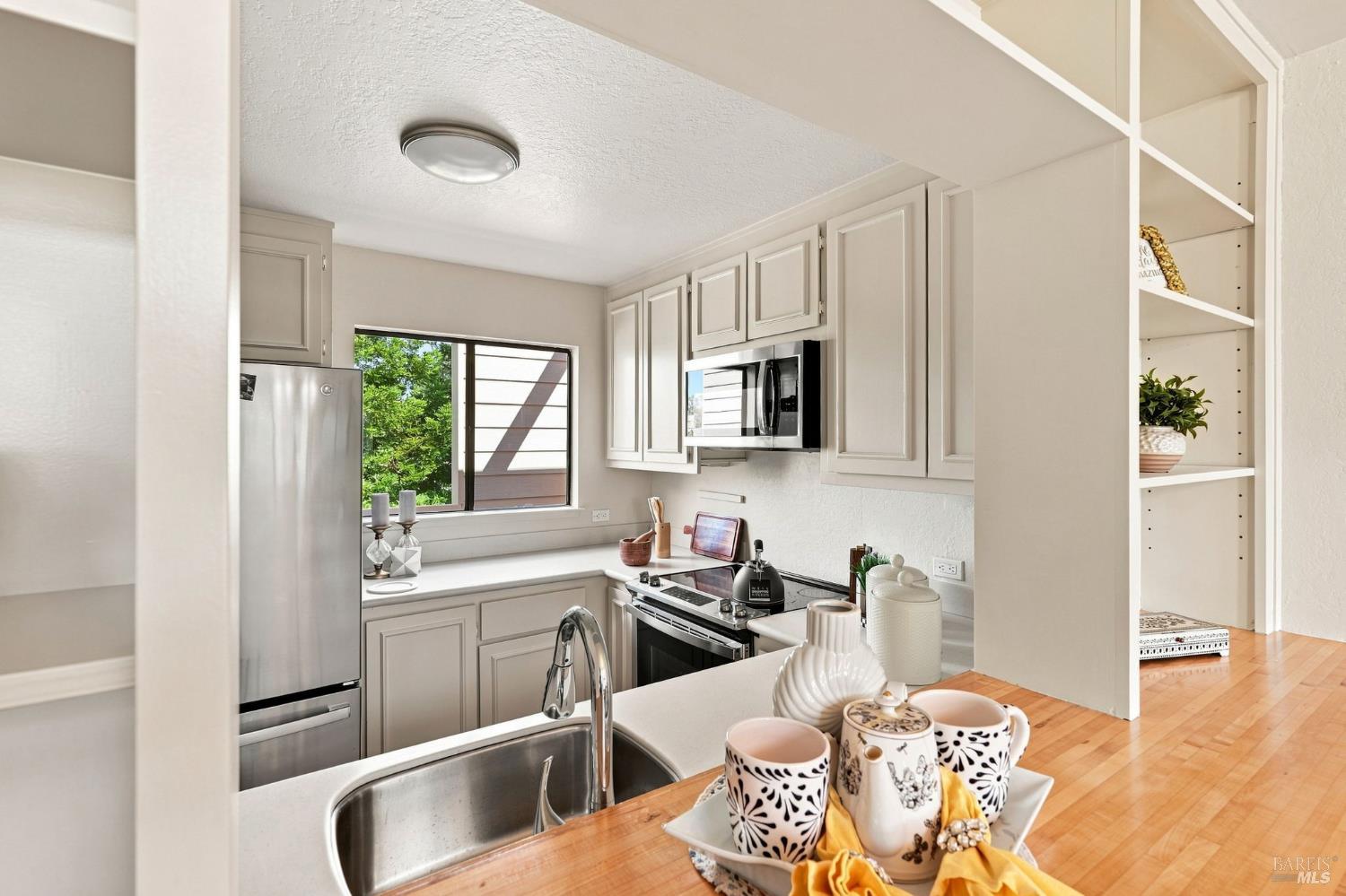 655 Via Casitas Greenbrae CA 94904