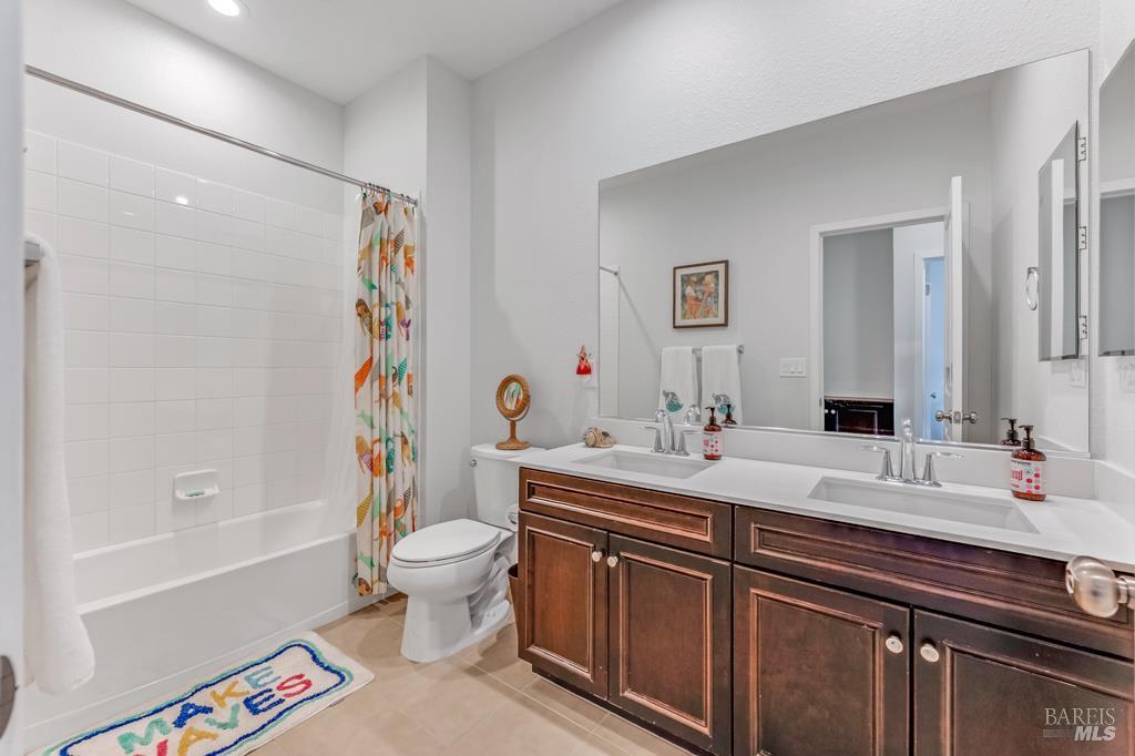 218 Johnson Street Windsor CA 95492