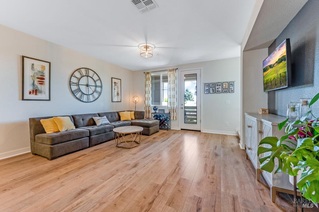 218 Johnson Street Windsor CA 95492