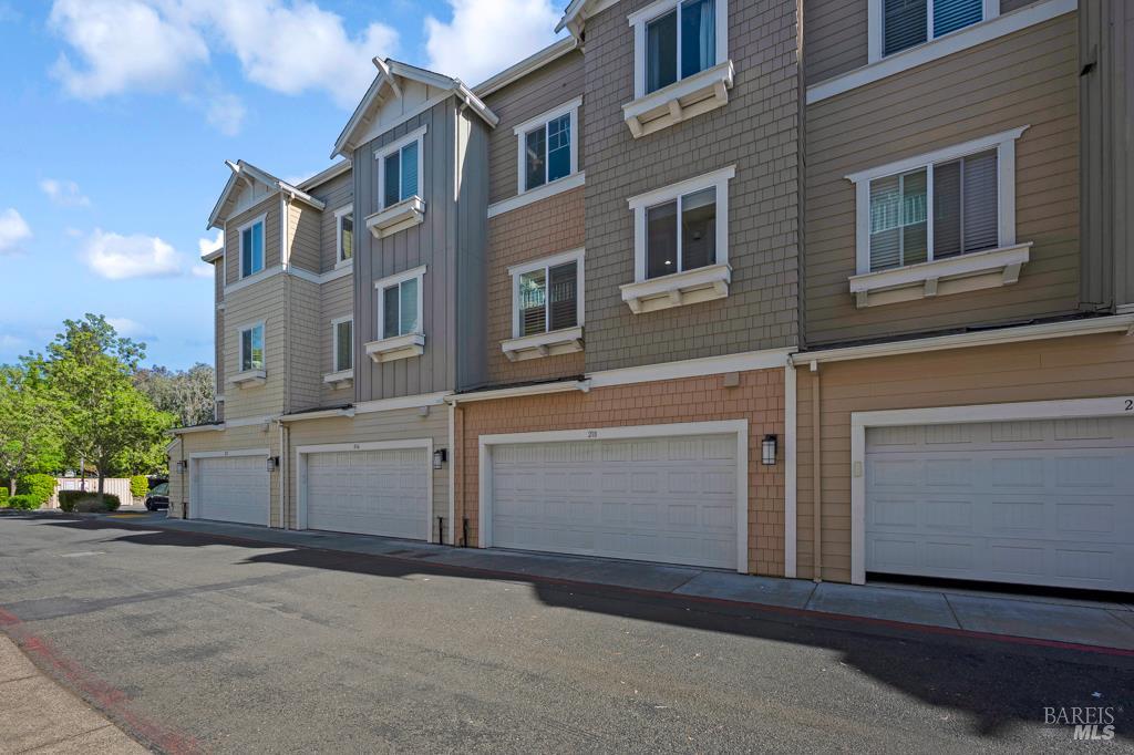 218 Johnson Street Windsor CA 95492