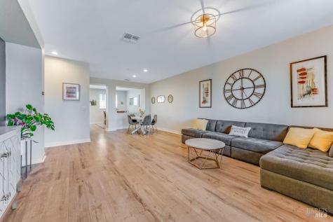 218 Johnson Street Windsor CA 95492