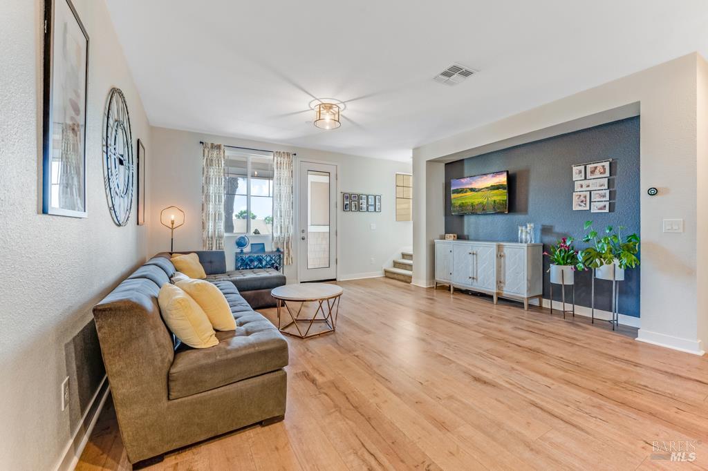 218 Johnson Street Windsor CA 95492