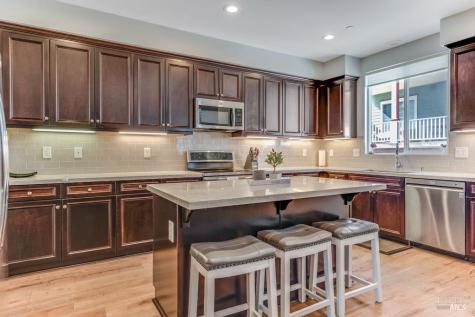 218 Johnson Street Windsor CA 95492