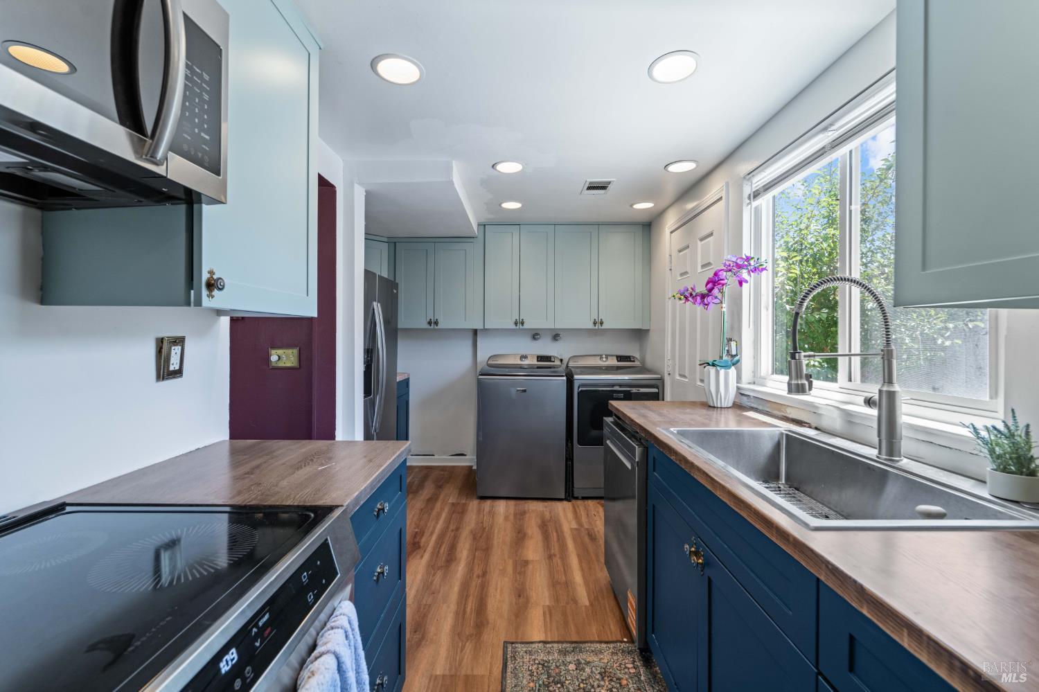 526 Loleta Lane Novato CA 94947