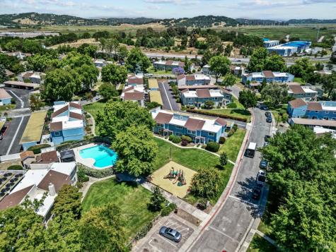 526 Loleta Lane Novato CA 94947