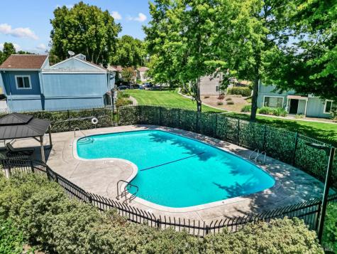 526 Loleta Lane Novato CA 94947