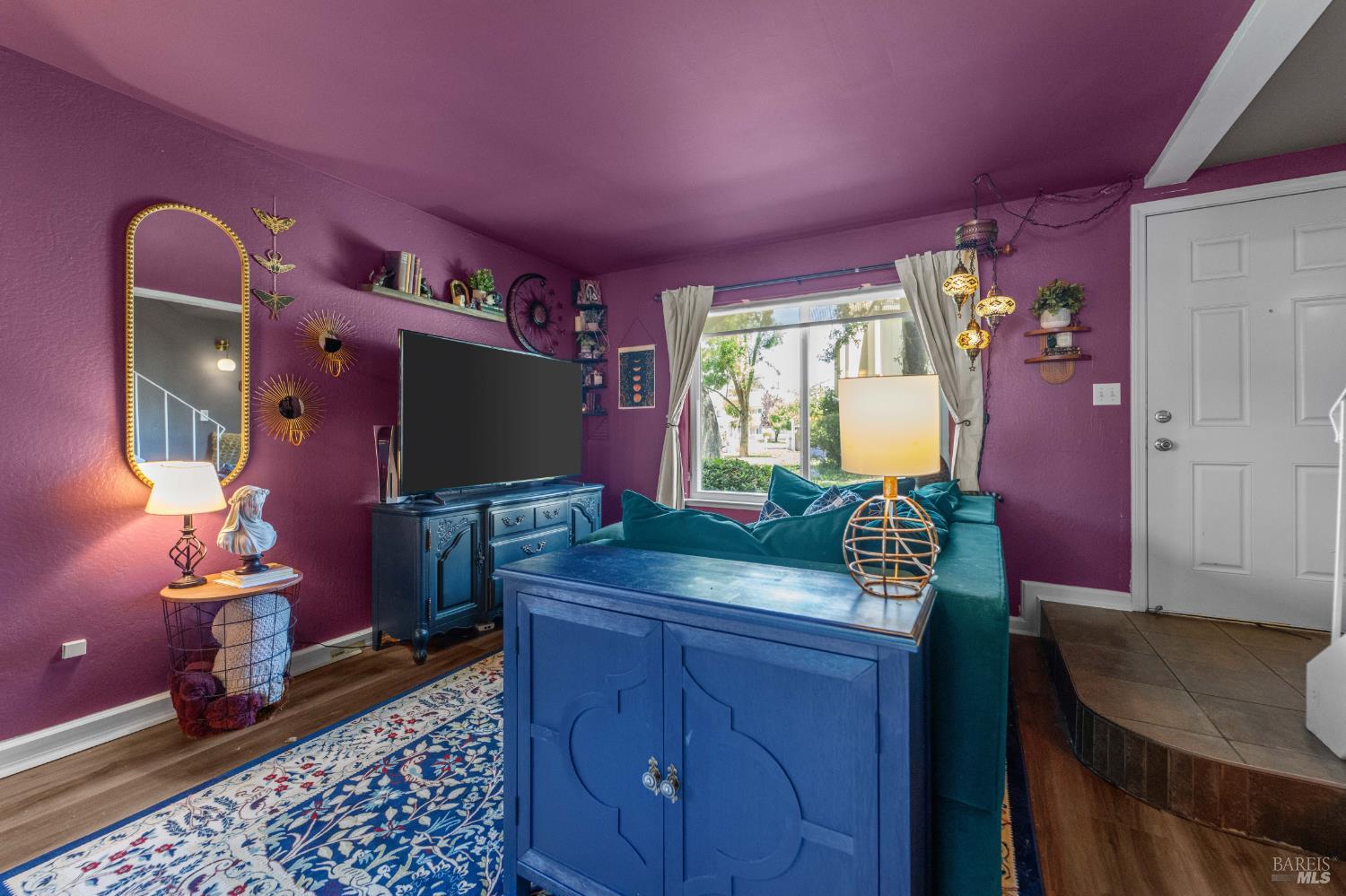 526 Loleta Lane Novato CA 94947