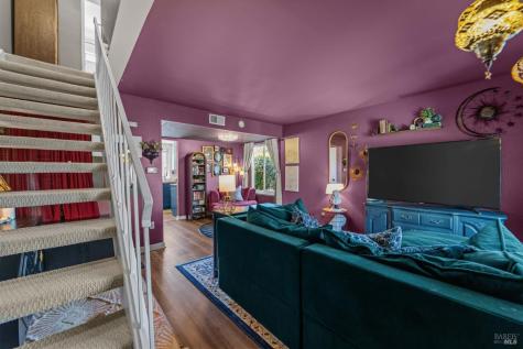 526 Loleta Lane Novato CA 94947