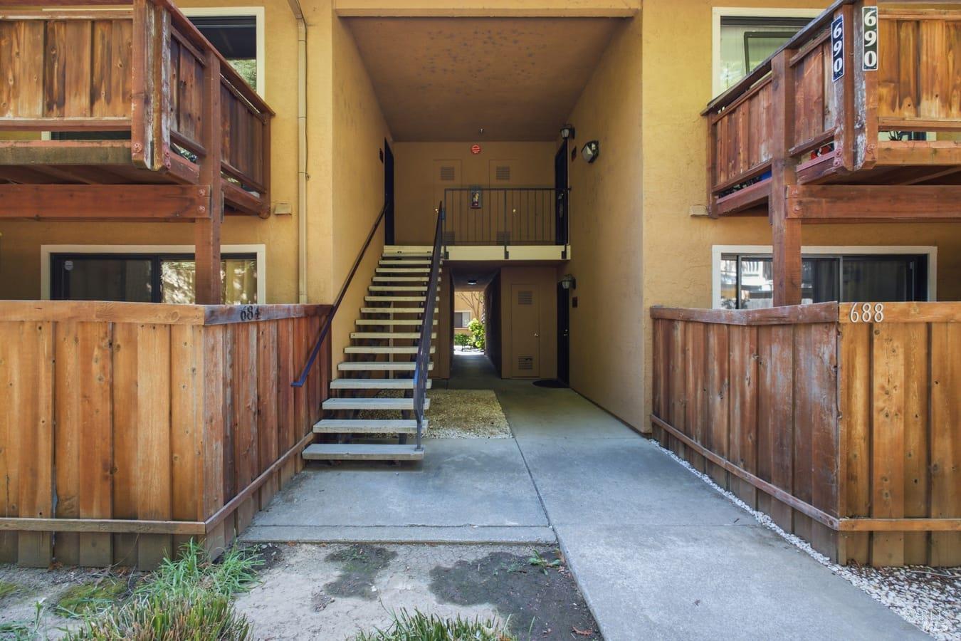 686 Arcadia Drive Vacaville CA 95687