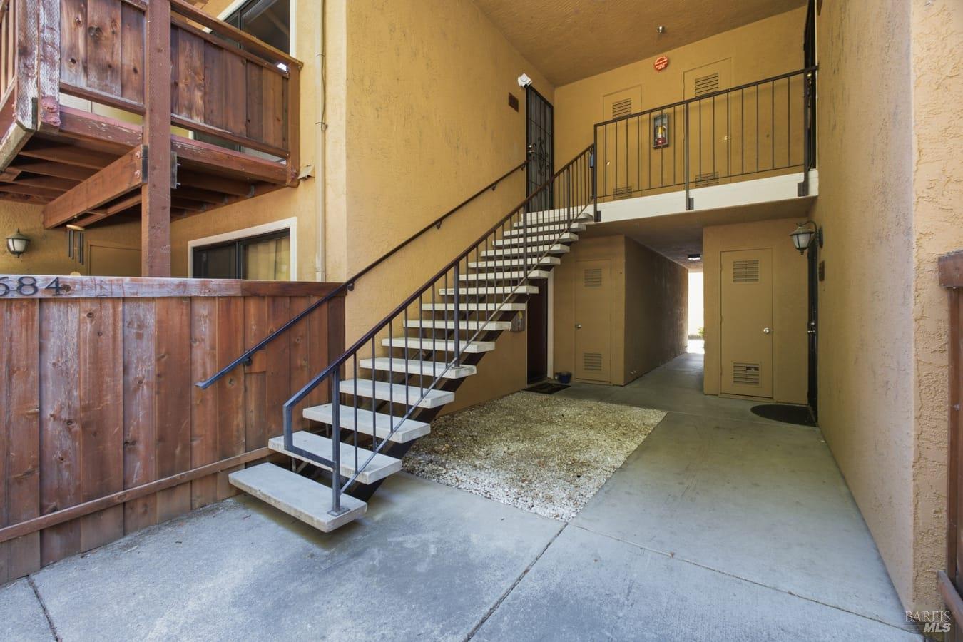 686 Arcadia Drive Vacaville CA 95687