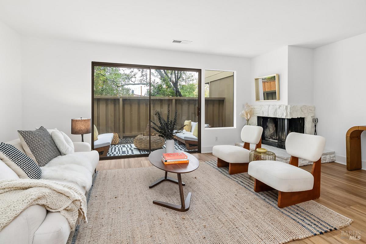 8 Park Crest Court Novato CA 94947