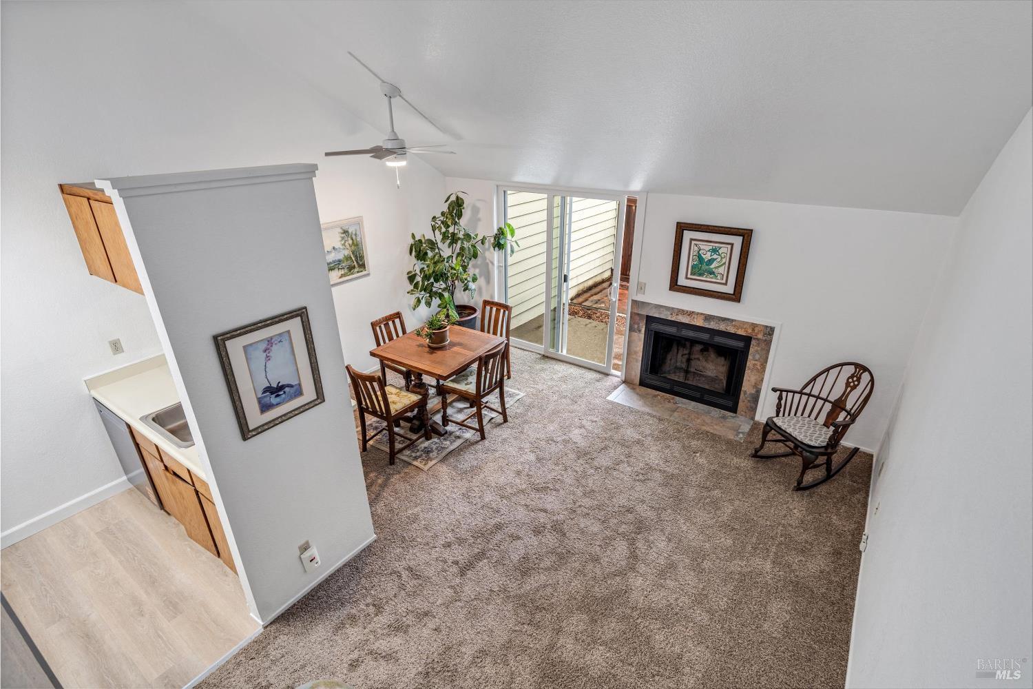 106 Courtyards E Windsor CA 95492
