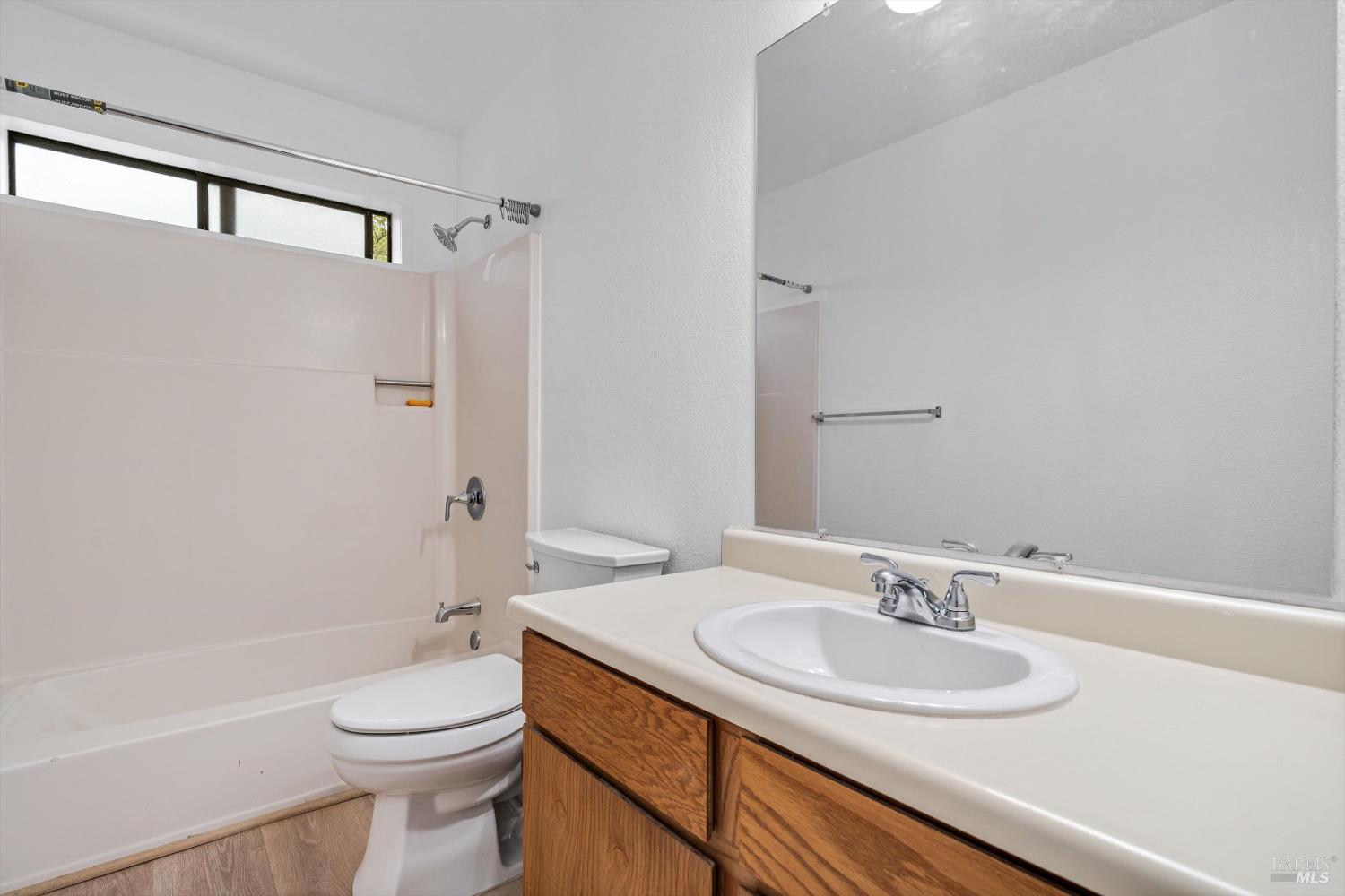 106 Courtyards E Windsor CA 95492