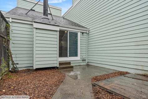 106 Courtyards E Windsor CA 95492