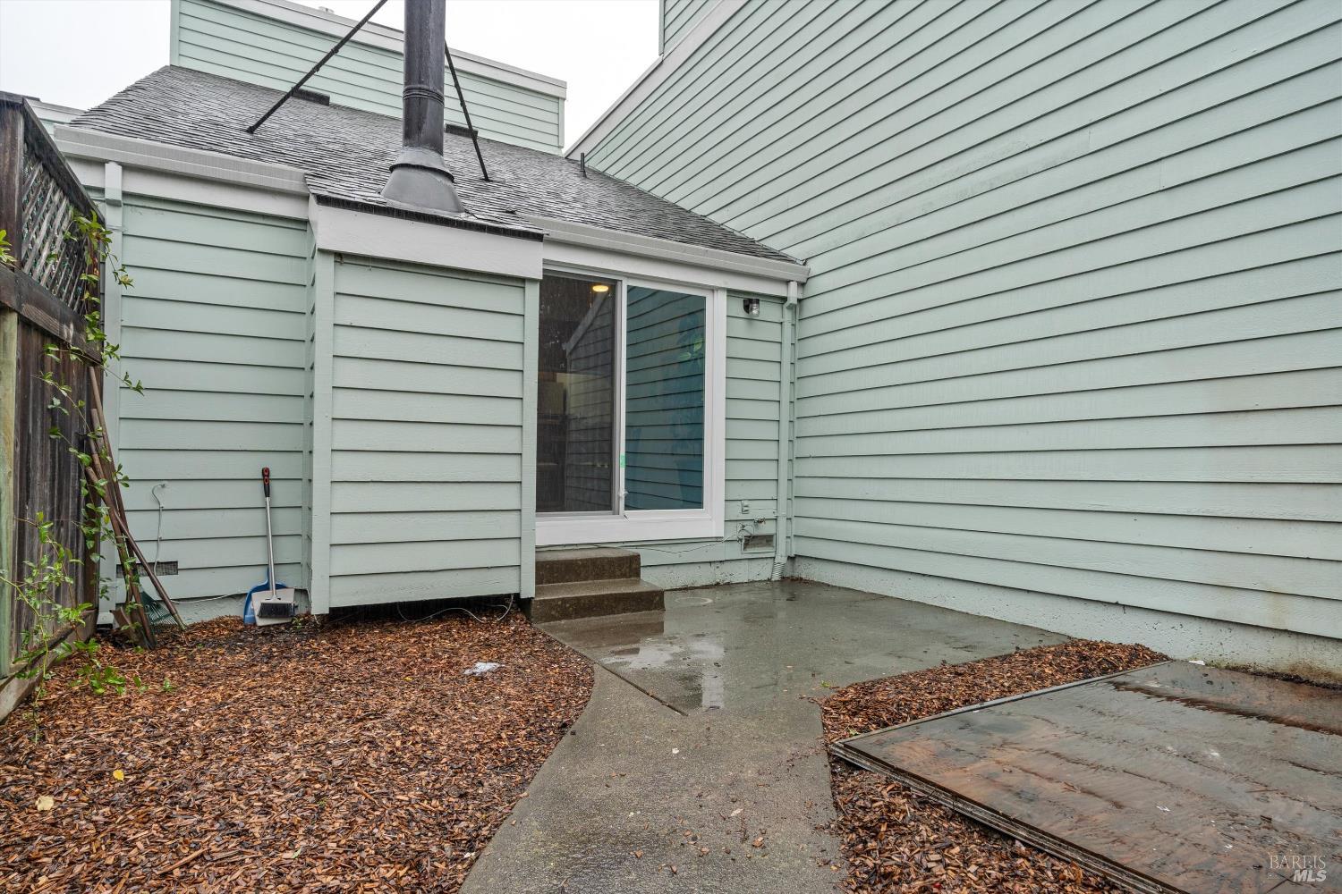 106 Courtyards E Windsor CA 95492