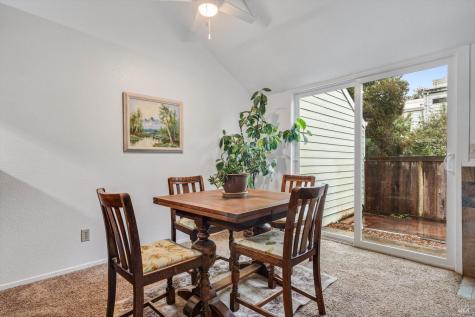106 Courtyards E Windsor CA 95492