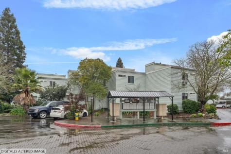 106 Courtyards E Windsor CA 95492