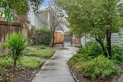 106 Courtyards E Windsor CA 95492