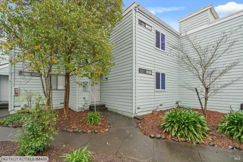 106 Courtyards E Windsor CA 95492