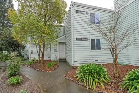 106 Courtyards E Windsor CA 95492