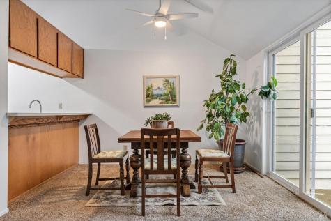 106 Courtyards E Windsor CA 95492
