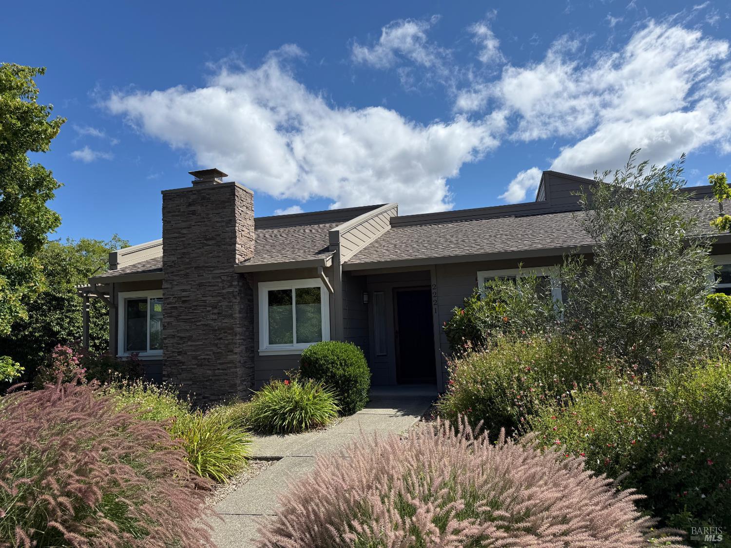 2221 Knolls Drive Santa Rosa CA 95405