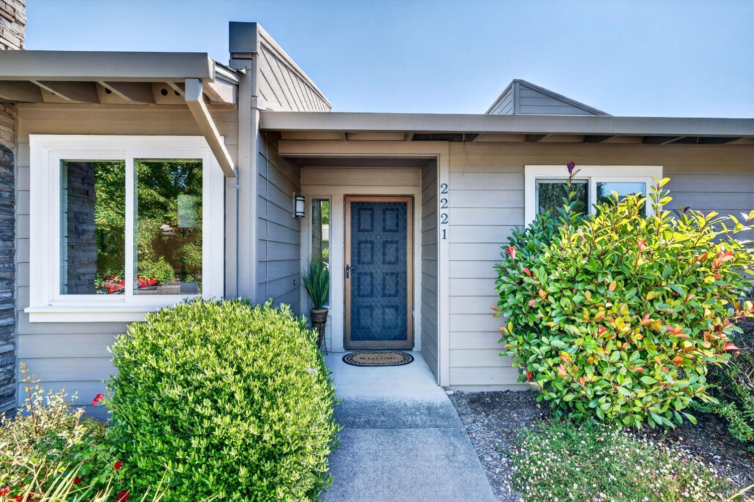2221 Knolls Drive Santa Rosa CA 95405