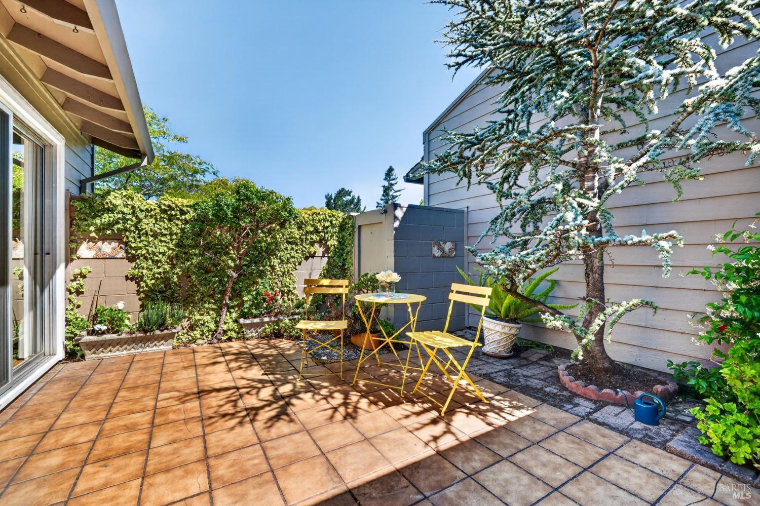 2221 Knolls Drive Santa Rosa CA 95405