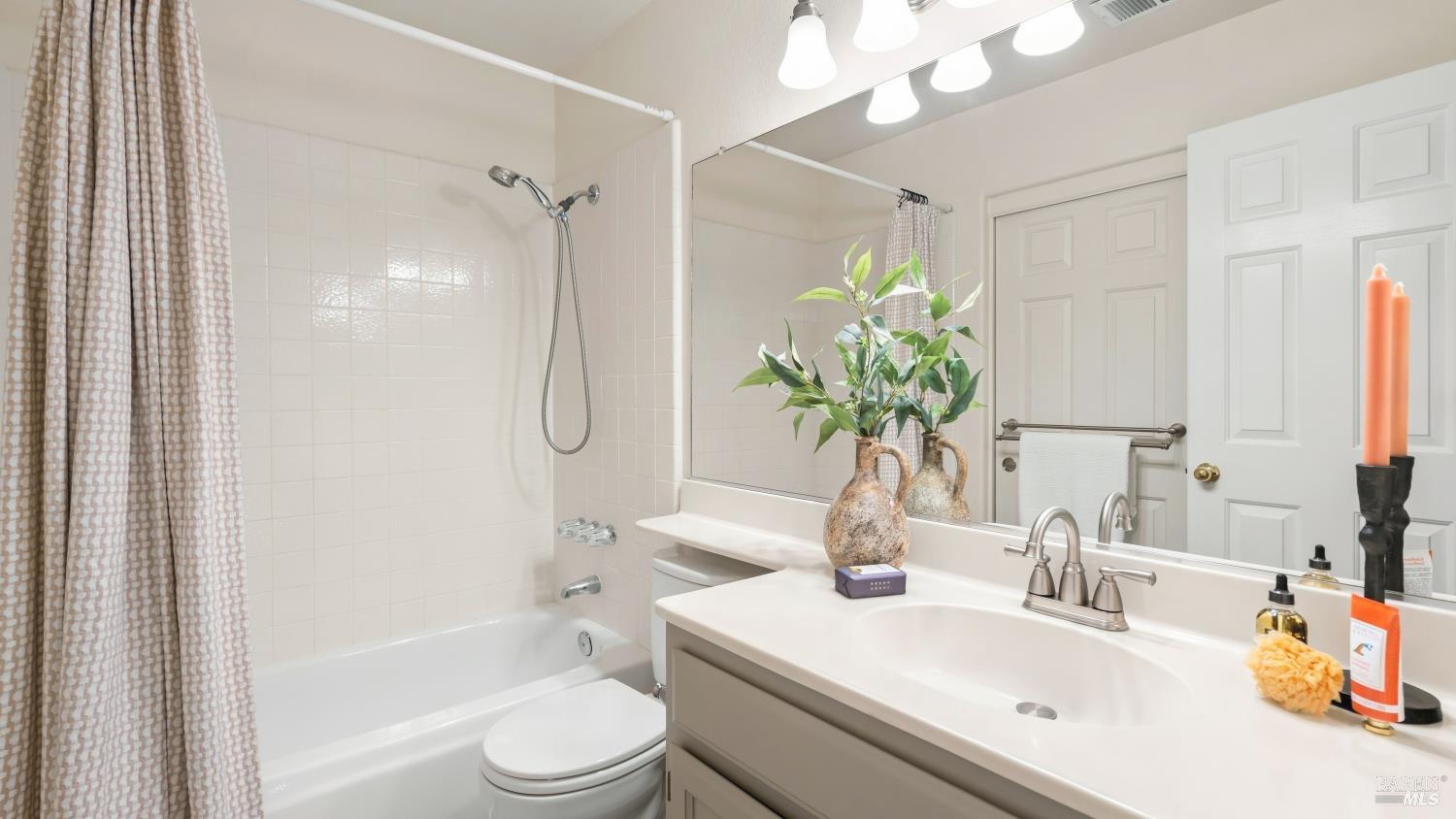 829 Chardonnay Circle Petaluma CA 94954