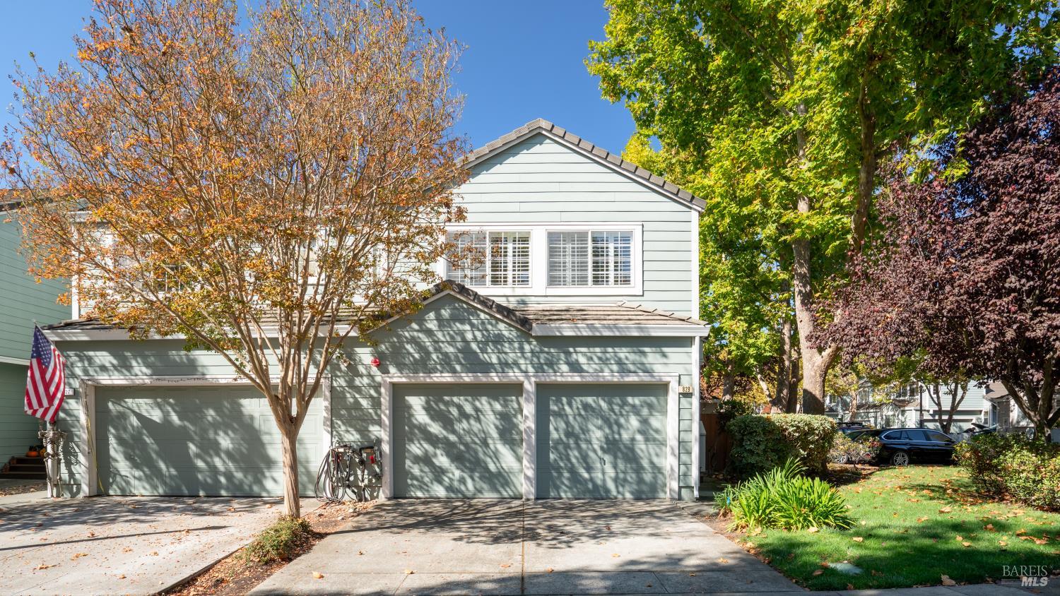 829 Chardonnay Circle Petaluma CA 94954
