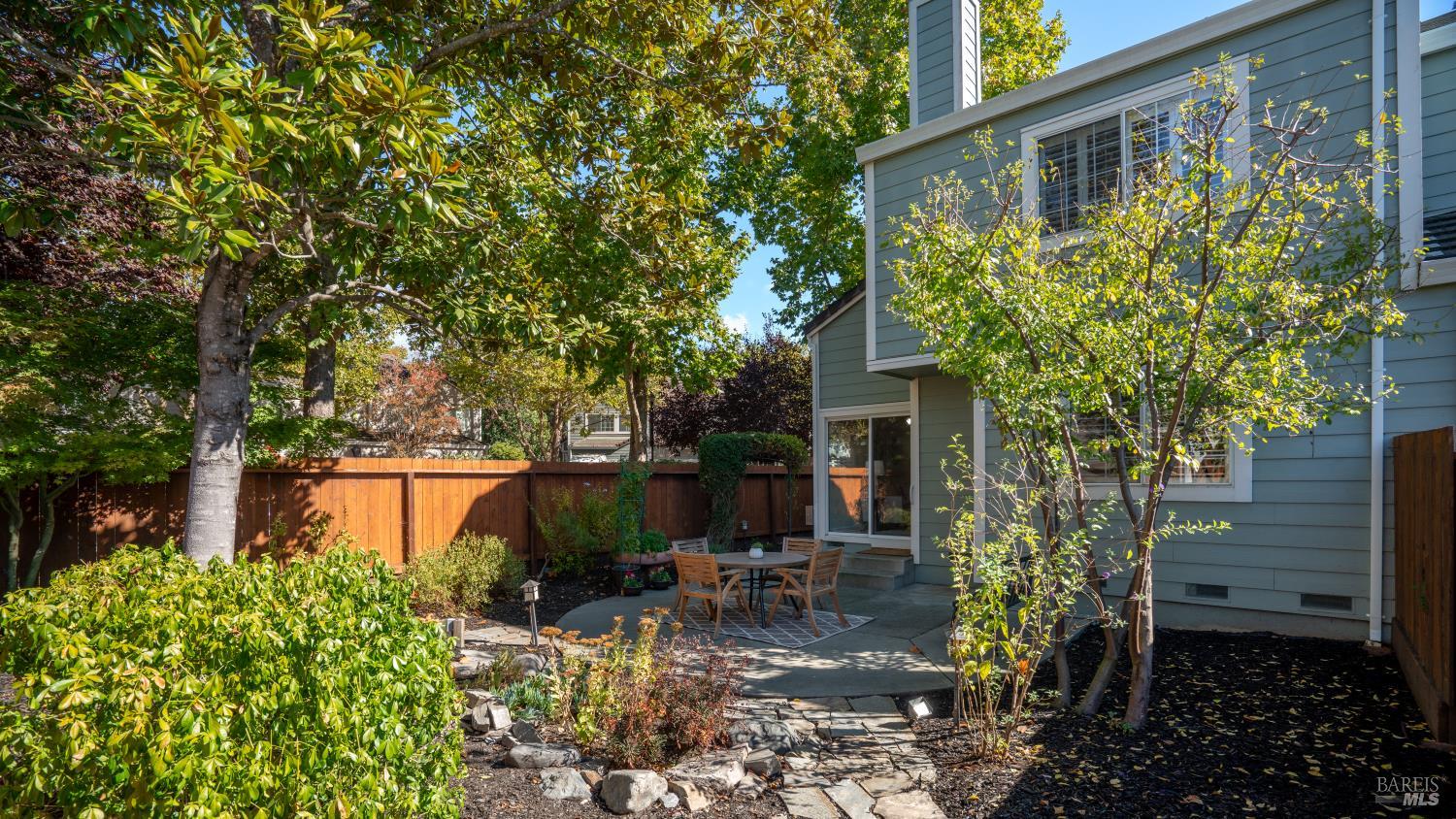 829 Chardonnay Circle Petaluma CA 94954