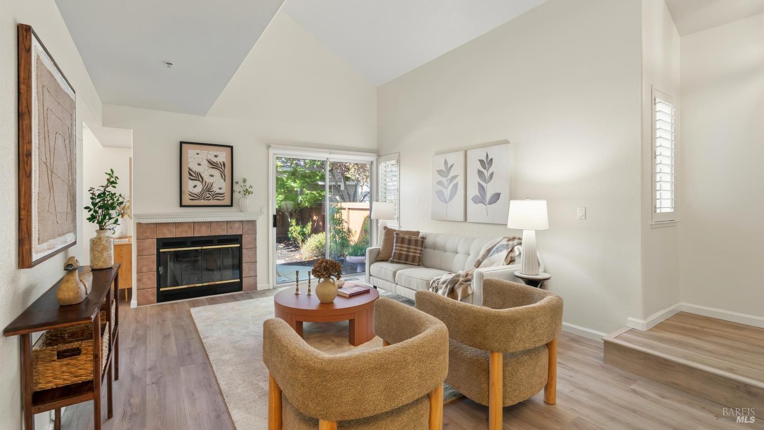 829 Chardonnay Circle Petaluma CA 94954