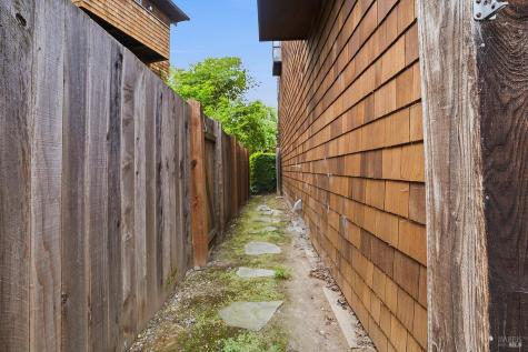 835 Liberty Street Petaluma CA 94952