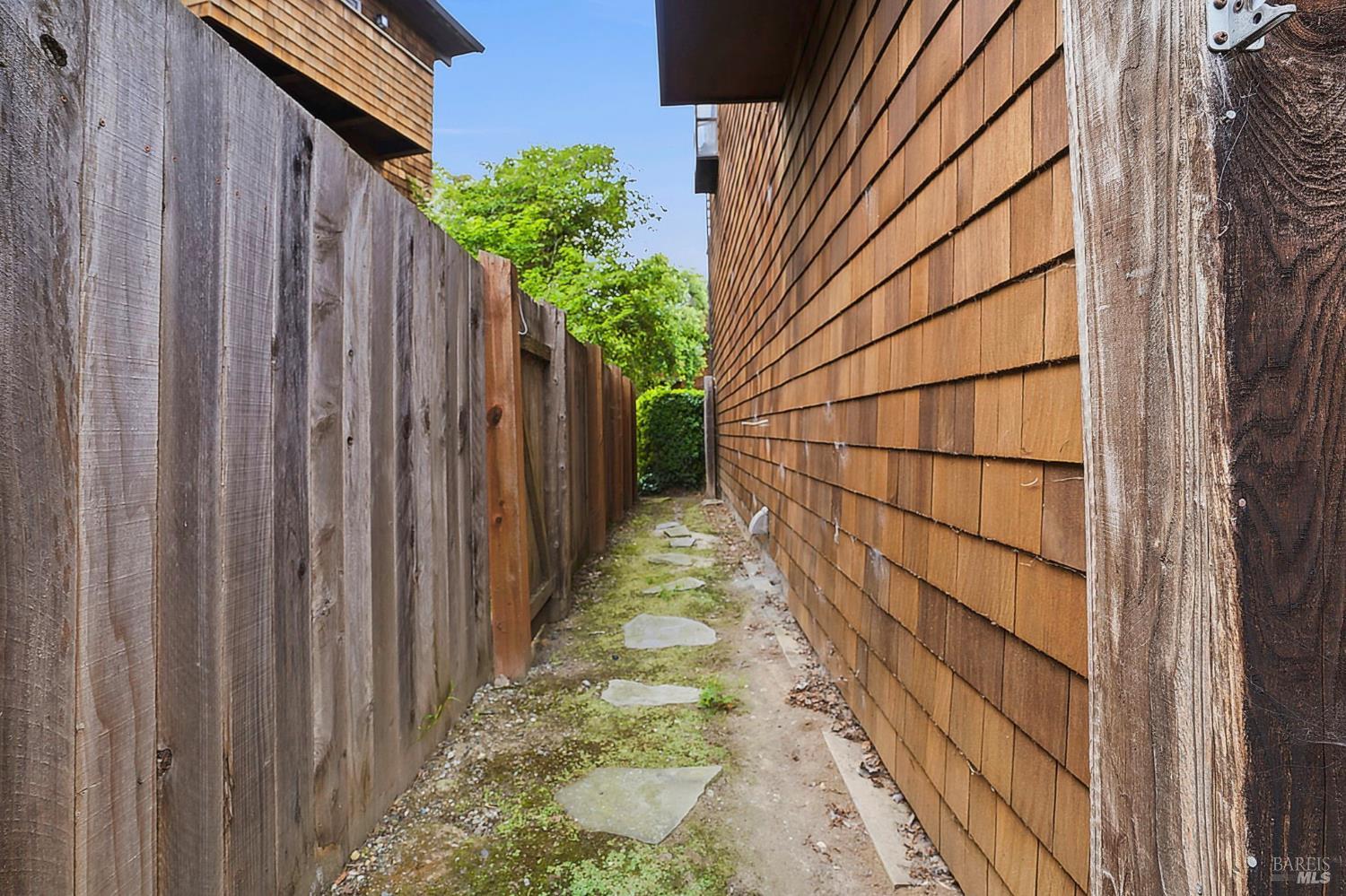 835 Liberty Street Petaluma CA 94952