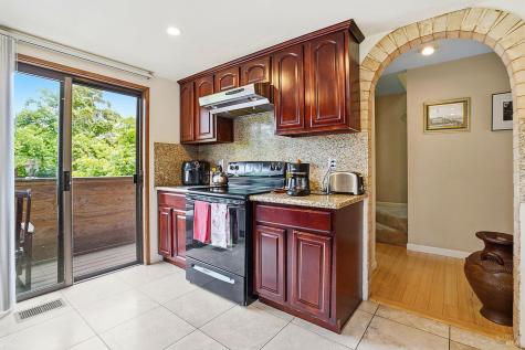 835 Liberty Street Petaluma CA 94952